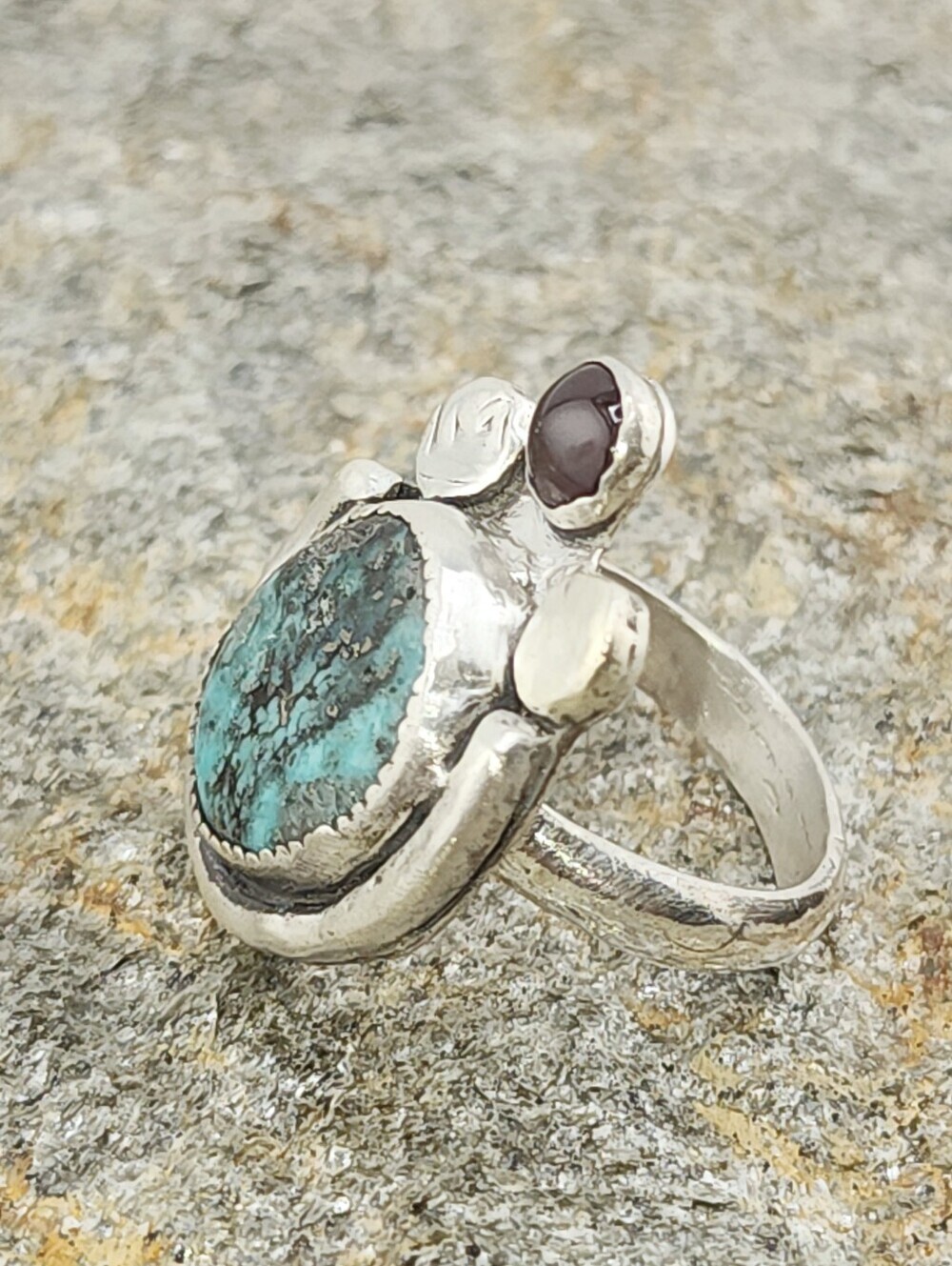 TURQUOISE & GARNET RING HANDMADE IN RECYCLED STERLING SILVER METAL Size 9 - Picture 7 of 15